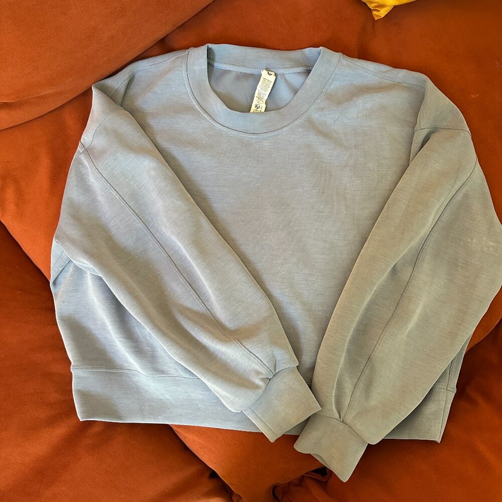 Lululemon sweatshirt